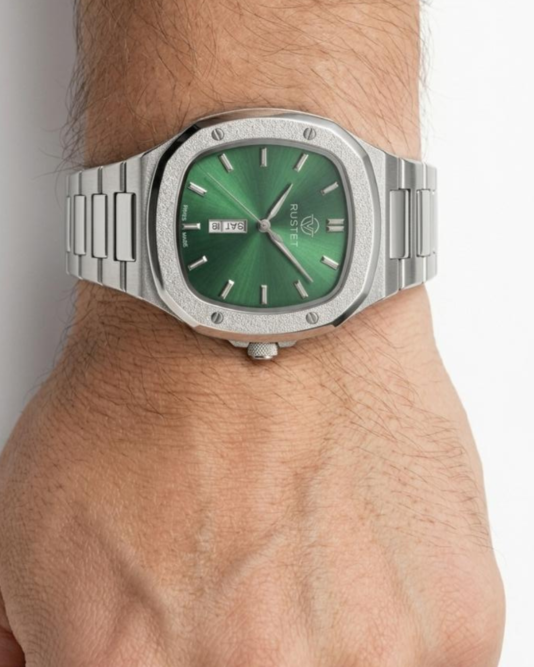 RUSTET-1018-GREEN WITH SILVER